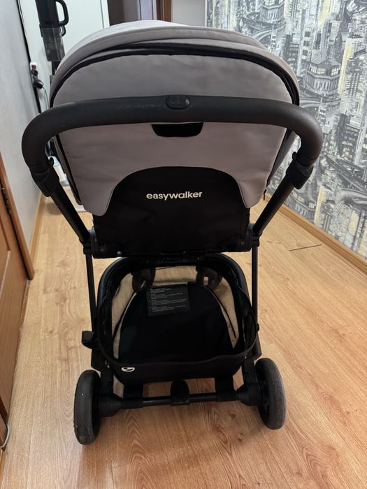 Продам детскаю коляску Easy walker 2 в 1