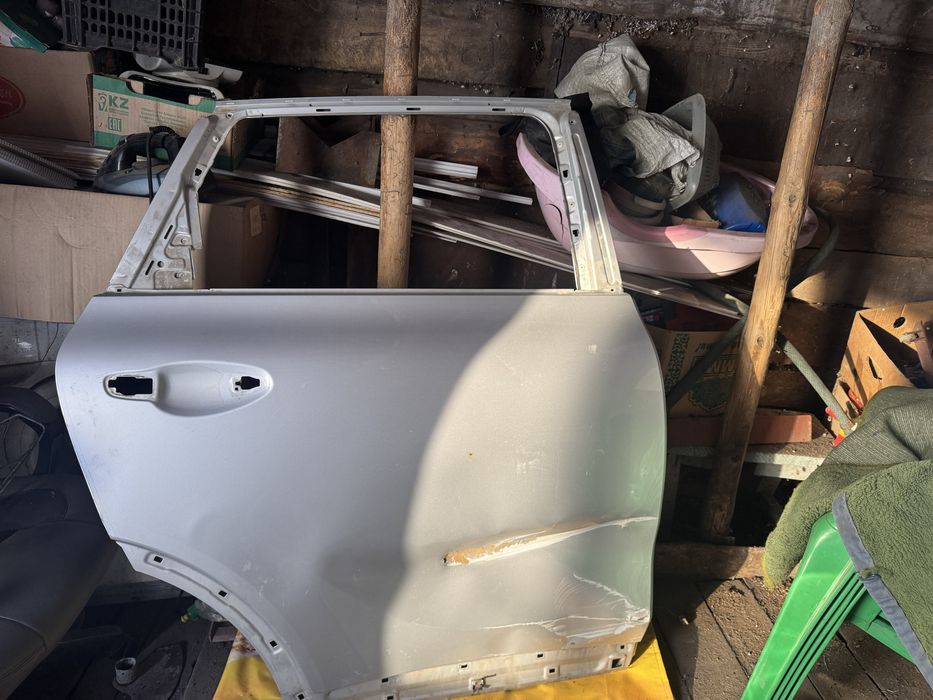 Продам задний двер с права