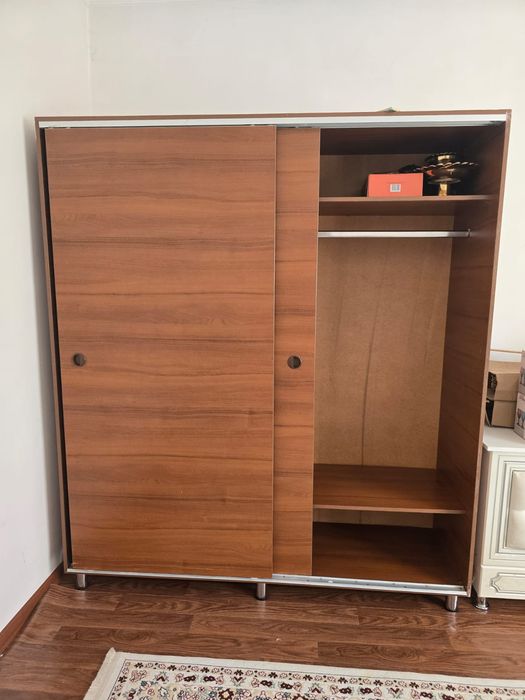 Продам шкаф-купе.