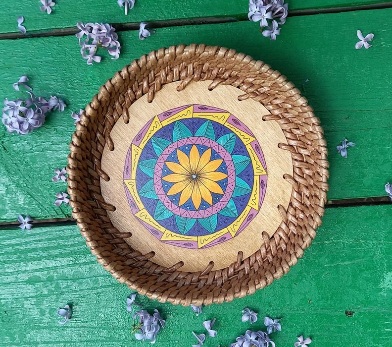 Плетёные тарелки с росписью