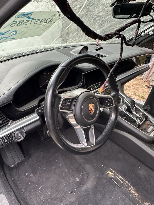 Porsche panamera 4. 2018