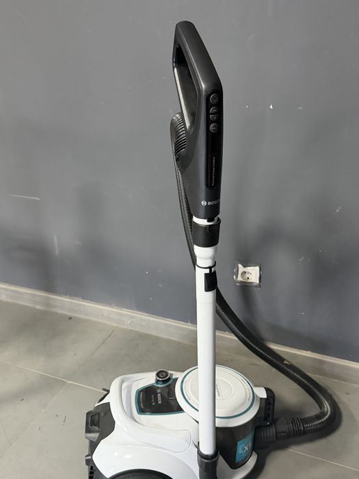 Пылесос Bosch BGS41HYG1 белый