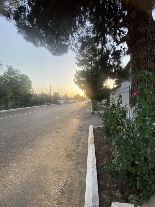 Srochna uy yer sotiladi yangibozor parkent yo’nalishida yo’l yuzida