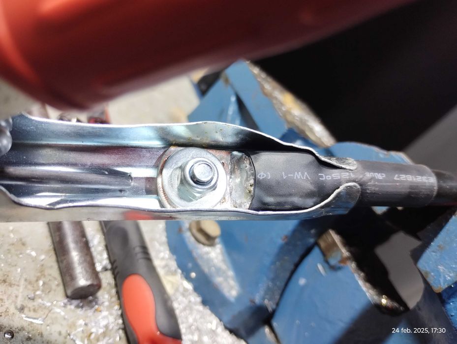 Set cabluri de pornire profesionale  12/ 24 v  2 x 3 m  25 mm2  cupru