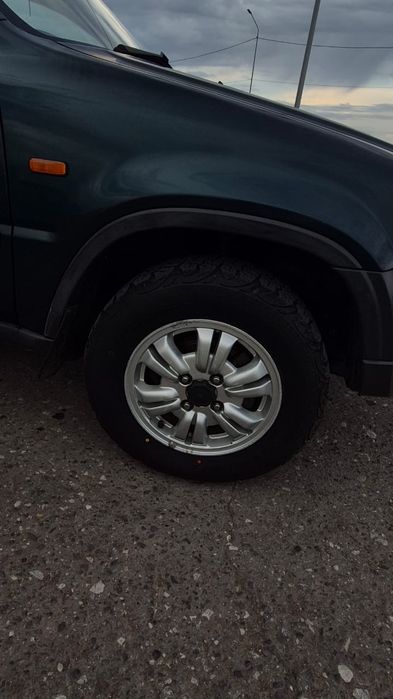Продам машину Honda c-rv