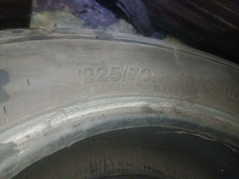 Vind anvelope 225 70 15 c iarna și vara