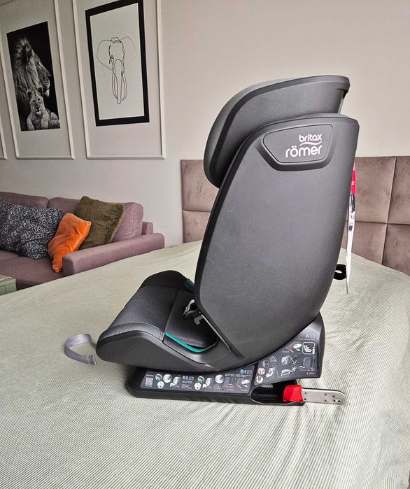 Ново столче Britax Römer Advansafix M i-Size (15мес - 12год) с ISOFIX