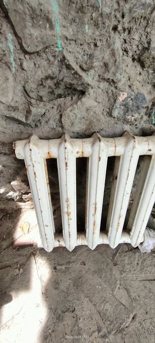 Продам срочно чугунные батареи