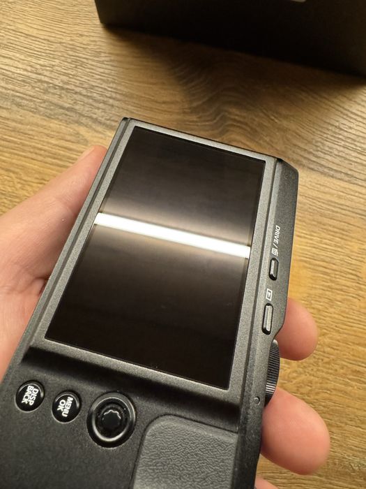 Fujifilm XF10 – Negru, ca nou, cutie originală