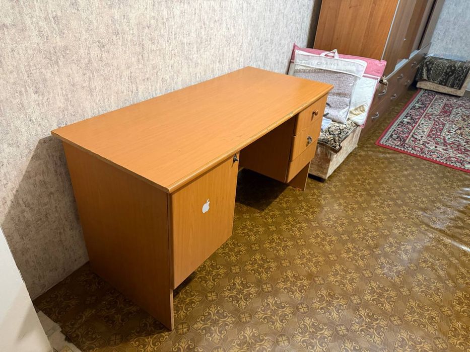 Продается ученический стол