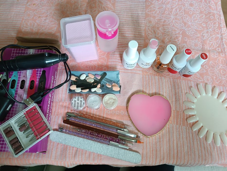 Сет за маникюр с гел лак