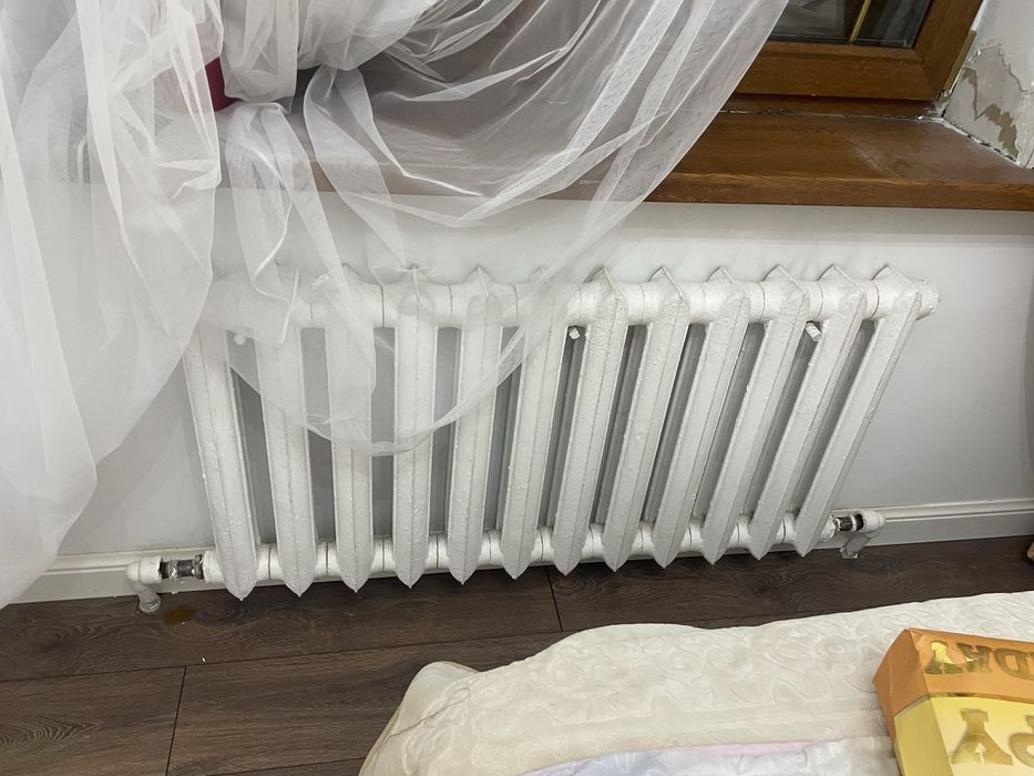 Продам батареи 700 тг за секцию.
