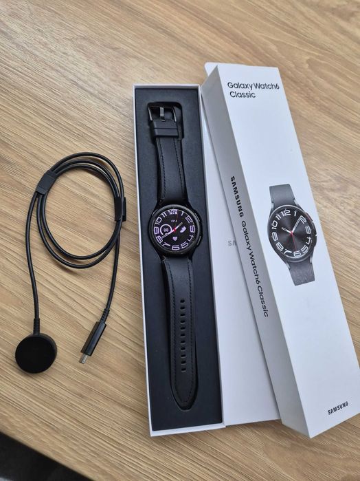Samsung Galaxy Watch6 Classic 43 mm Bluetooth – перфектен