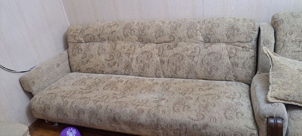 Продаётся диван с креслом