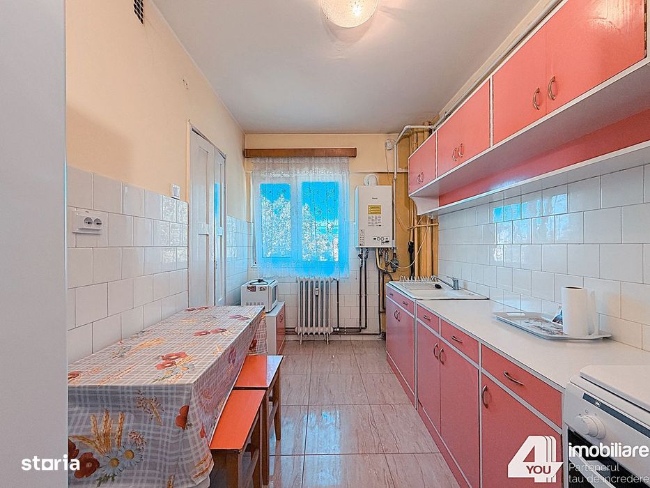 Apartament 2 camere Zona Boul Rosu , 70 mp, et. 2/4 cu termoteca