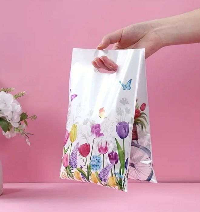 Подарочные пакеты 25*16,5 см