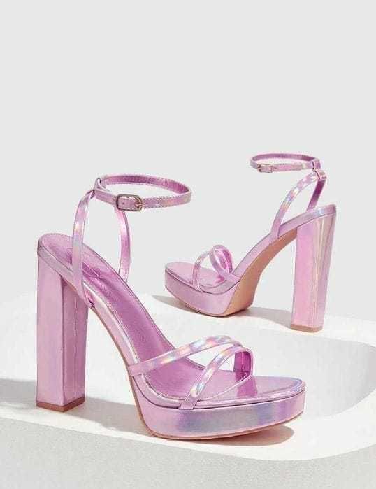 Vând sandale dama ocazie