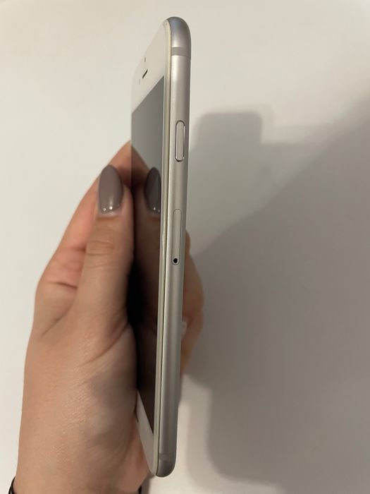 Продавам Iphone 6, 64GB