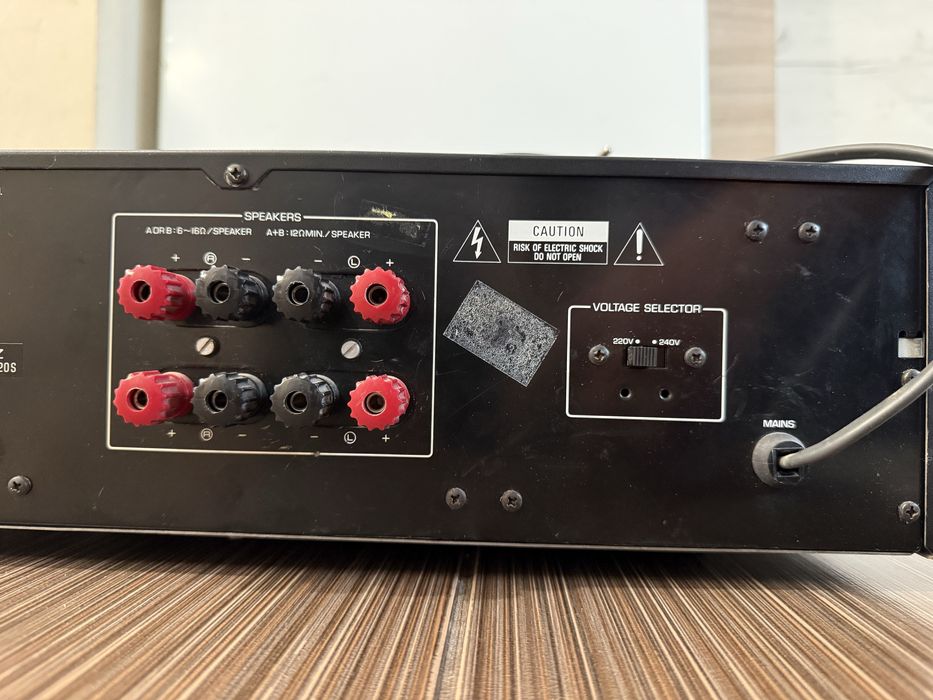 Yamaha A-700 Качествен стерео усилвател