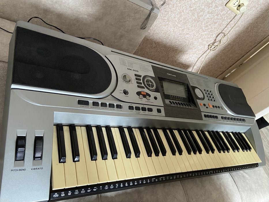 продам синтезатор Cortland mk-935