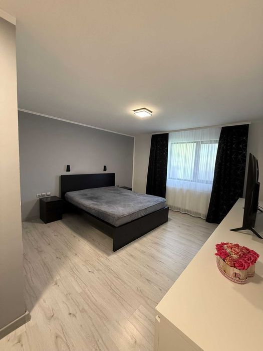 DE VÂNZARE Casă S+P+E cu intrare și curte proprie, Păulești, Prahova