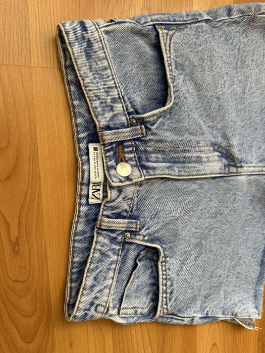 Blugi scurti Zara marimea 32