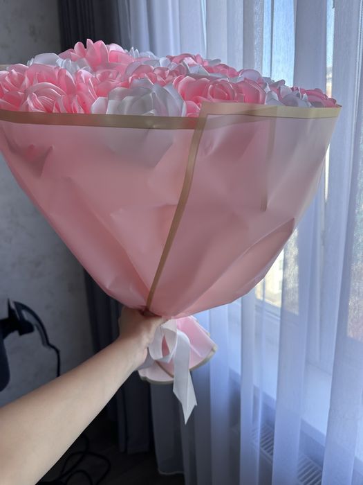 Букет из ленты, розы