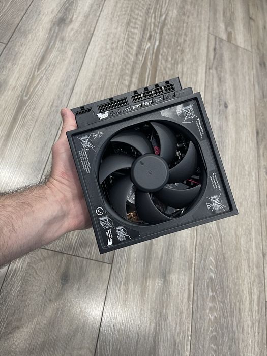 Блок питания Lian.Li 1200W