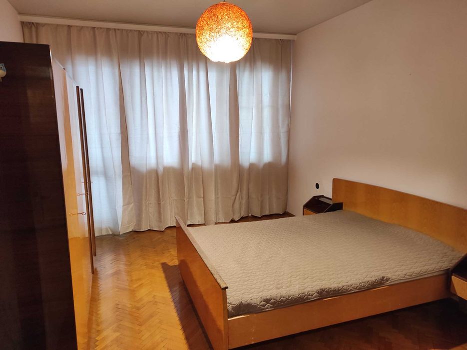 Дава се под наем Тристаен апартамент в Габрово, Център - 75 кв.м за 178.5 € - Снимка #3