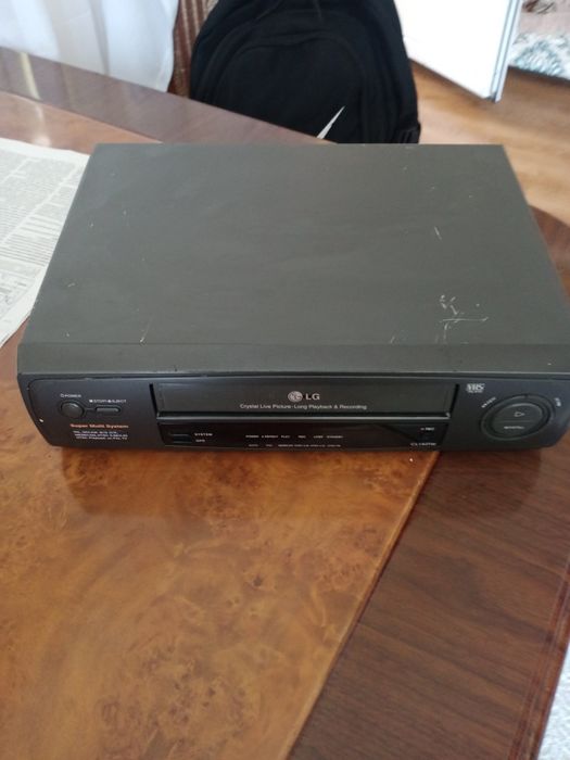 Видеомагнитофон LG