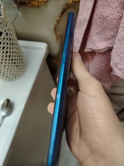 Телефон Hot 10 Play