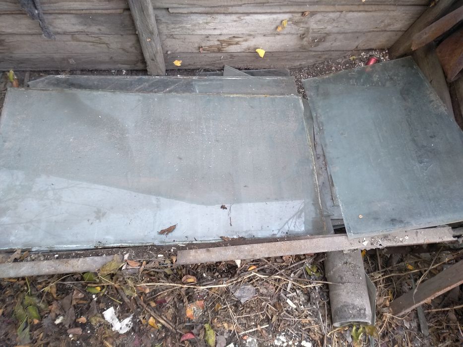 Стекло оконные  разные б/у