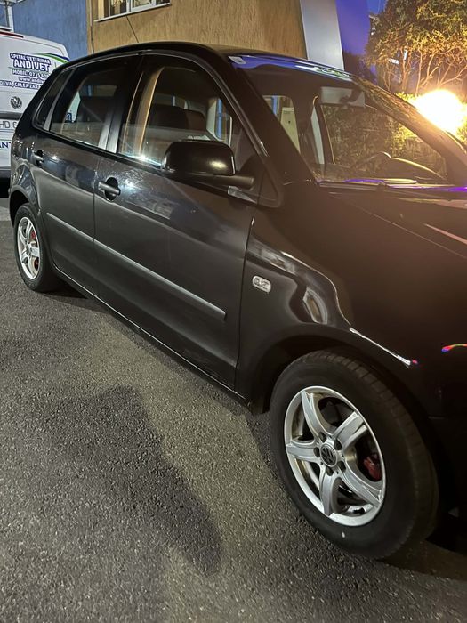 Vând Volkswagen Polo 1.9 SDI, diesel, foarte economic și fiabil. Ideal pentru oraș sau navetă.