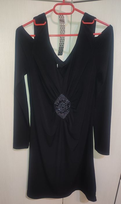 Елегантна дамска рокля