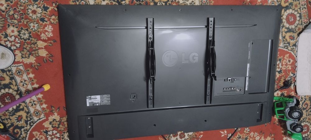 Продам телевизор Lg