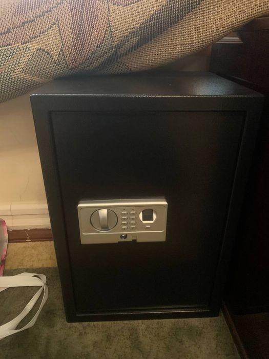 Seyf sotiladi xolati yangi