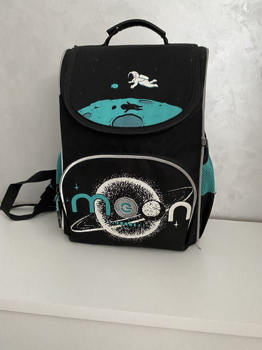 Продам школьный рюкзак Grizzly