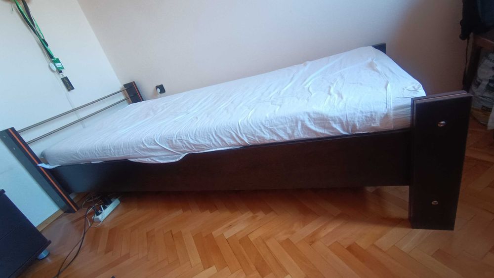 Единично легло (рамка)