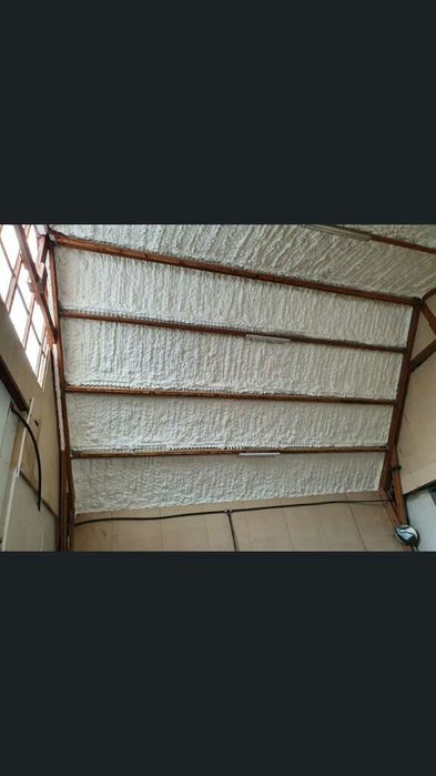 Izolatie/izolații spuma poliuretenica,termica si fonica