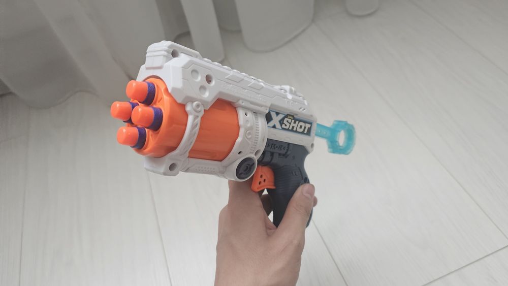 Игрушечный пистолет