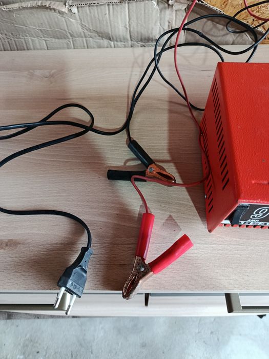 Încărcător baterie ABSAAR 9 AMP