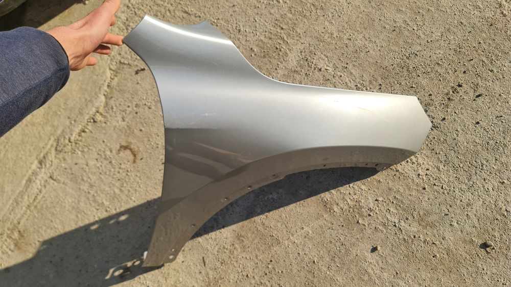 Aripa dreapta fata BMW X1 U11 far armatura bara