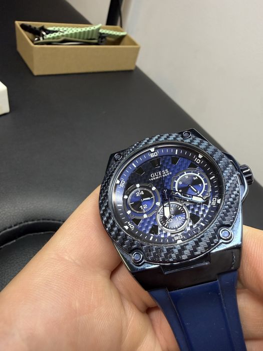 Ceas Guess Legacy Blue Dial, in stare foarte buna.