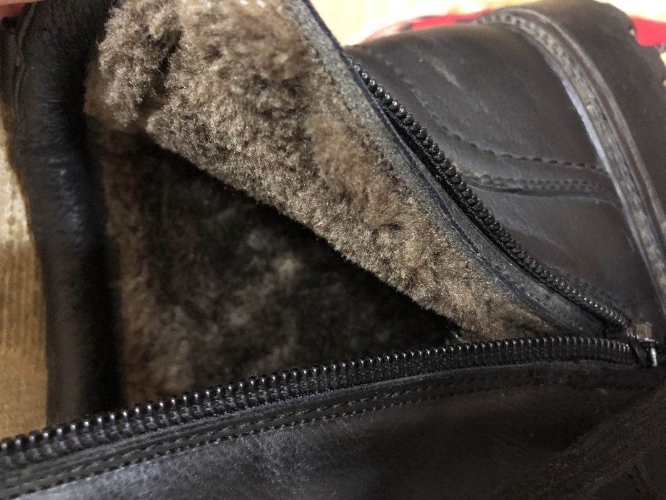 Продаются ботинки зимние.