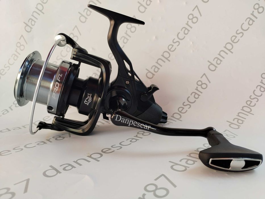 SET 4 Mulinete Crap PRO FL Strategist Baitfeeder SB8000 0,30/420m