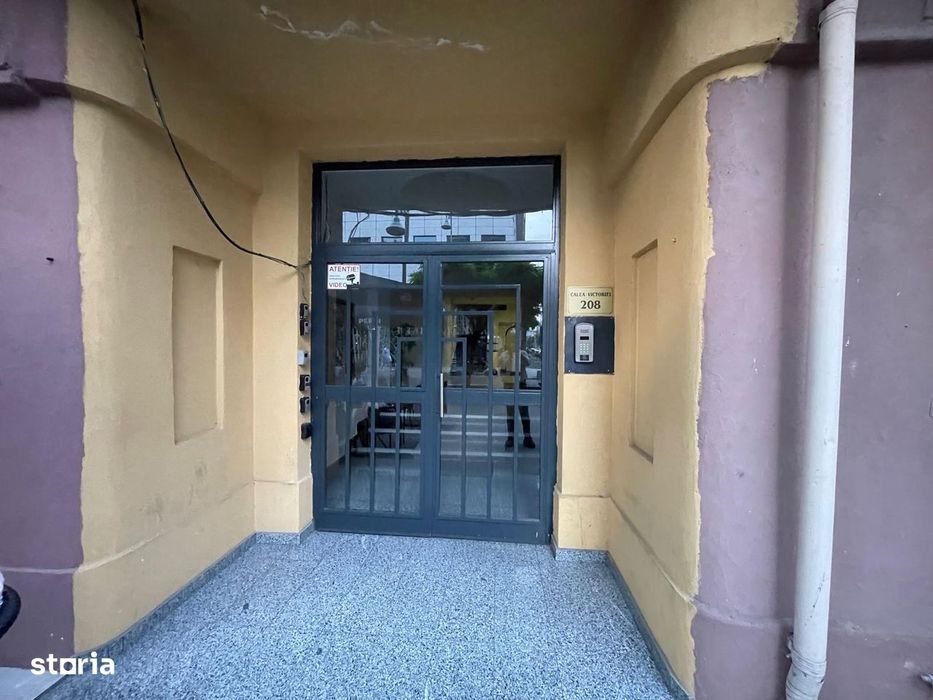 Proprietar- Inchiriez apartament 3 camere Victoriei cu balcoane — fotografia 3