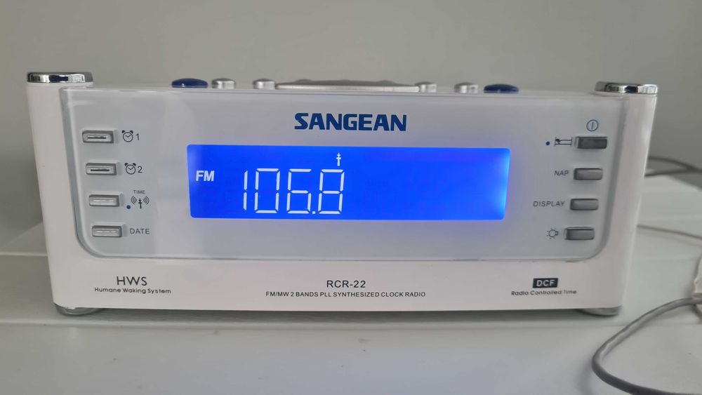 радио часовник Sangean RCR-22