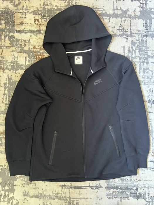 Оригинален Nike Tech Fleece Hoodie – Размер L – Като нов!