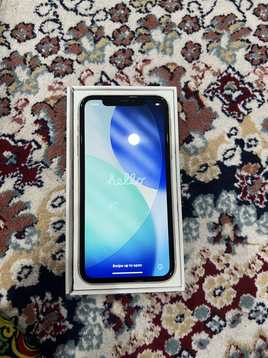 iPhone 11 White.
