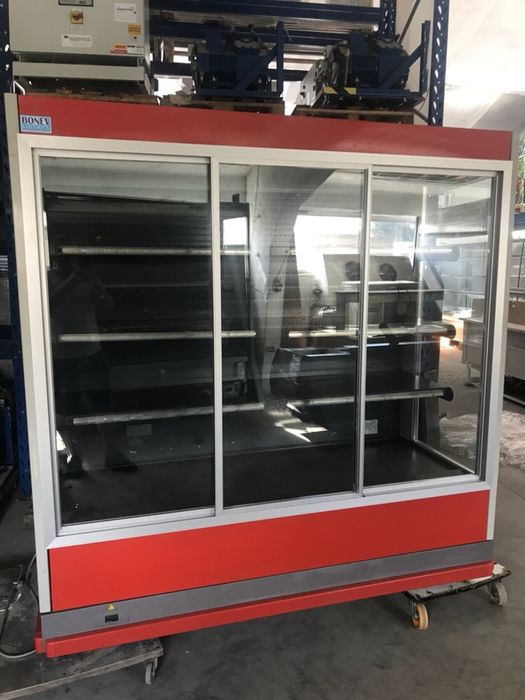 Хладилна витрина